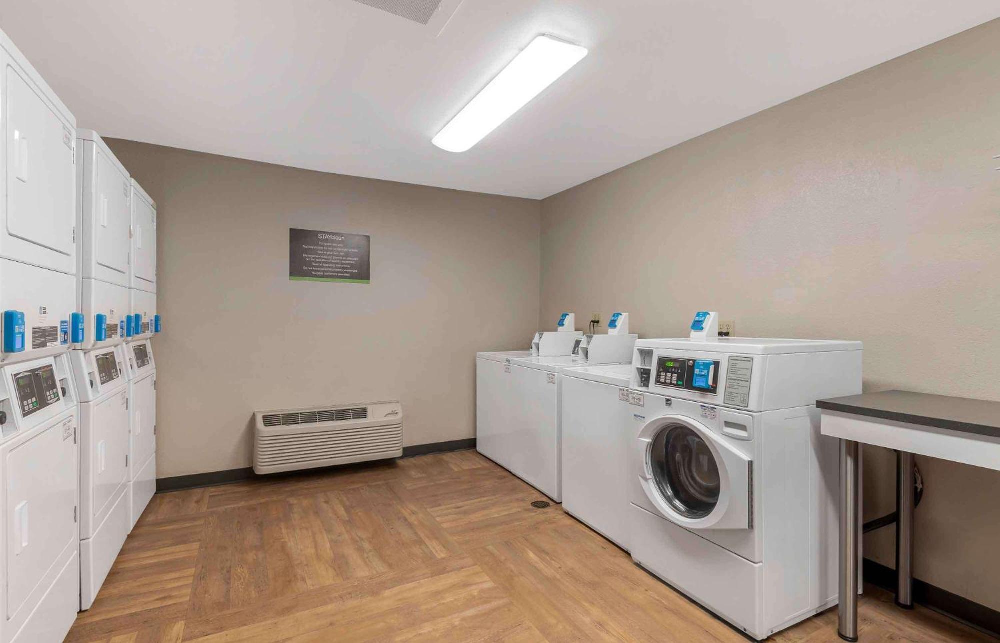 Extended Stay America Select Suites - Charlotte - Tyvola Rd Ngoại thất bức ảnh